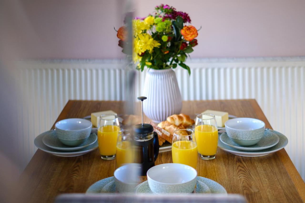 Stunning Cottage Grade 2 Listed With Parking And Hot Tub Bowness-on-Windermere Bagian luar foto