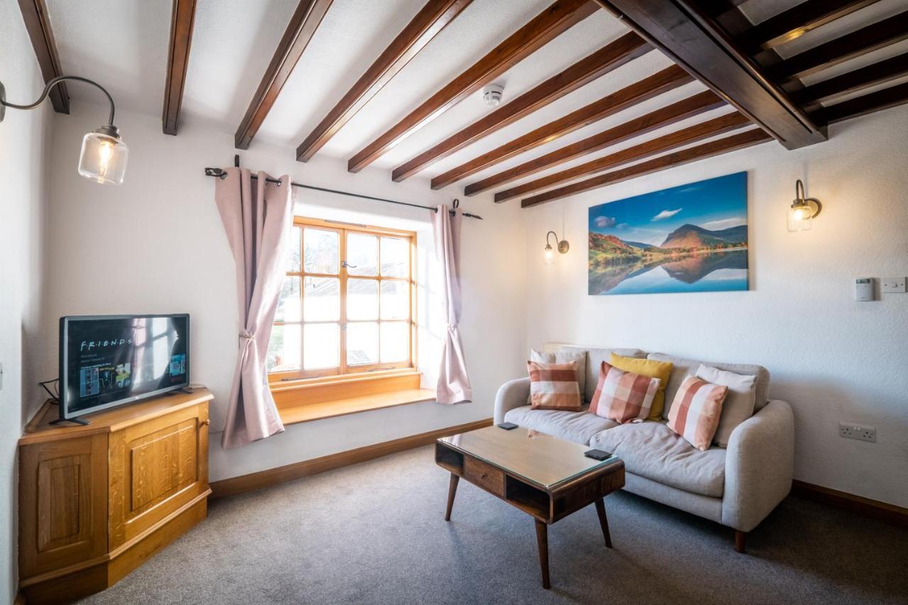 Stunning Cottage Grade 2 Listed With Parking And Hot Tub Bowness-on-Windermere Bagian luar foto
